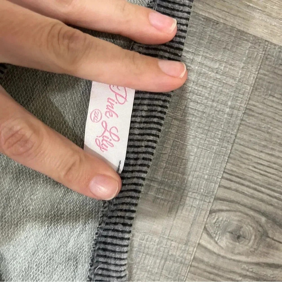 Pink lily sweater and shirt bundle - Picture 11 of 11